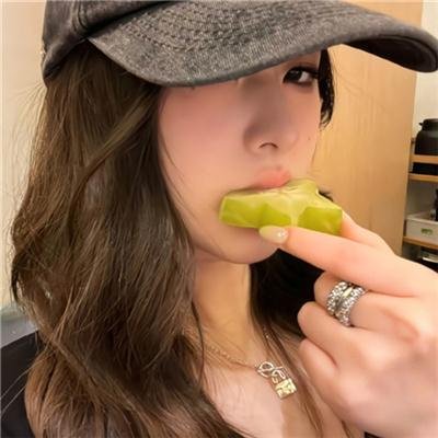 梨泰春晓 海报